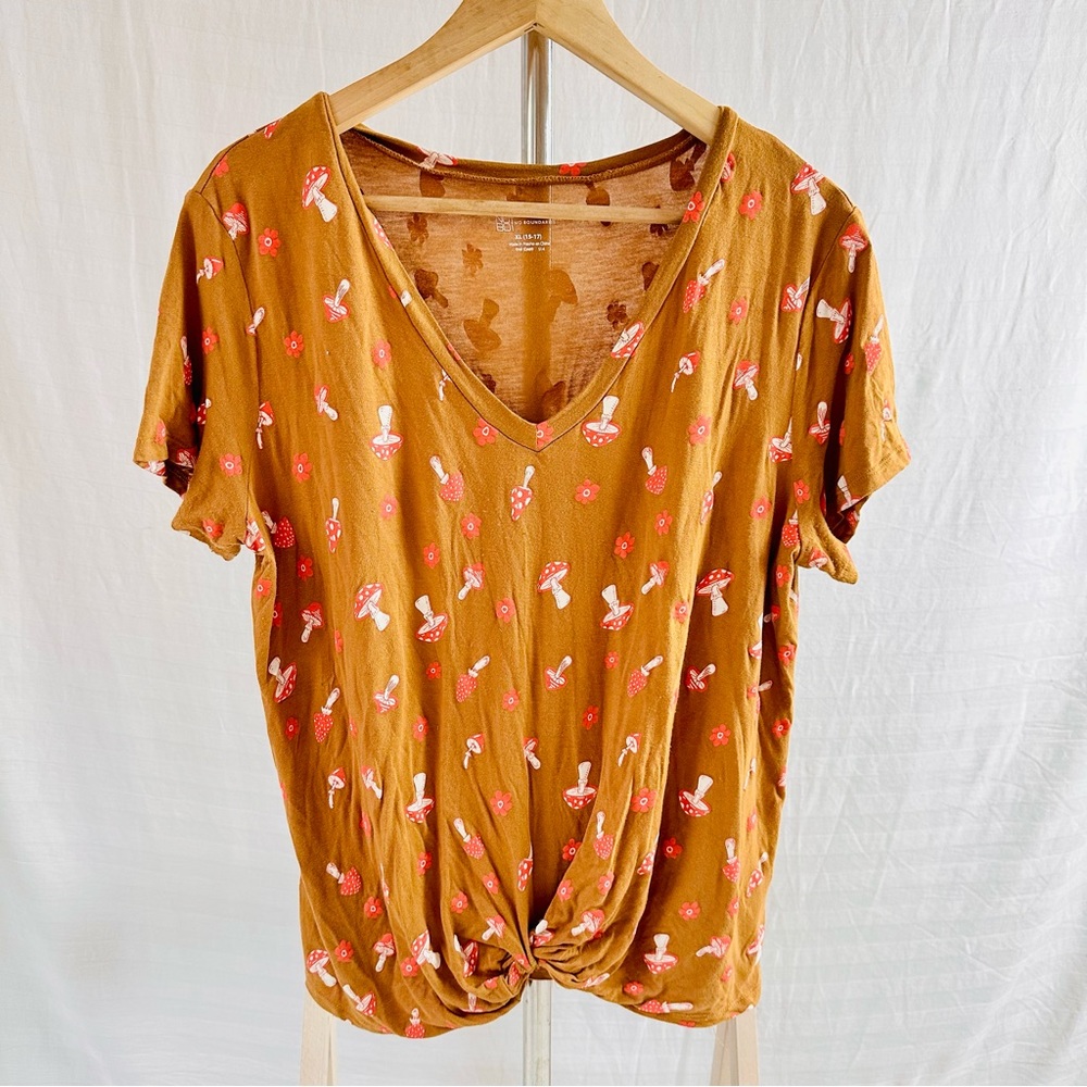 Mushroom Print Tee V Neck Light Brown Size XL by No Bo 🍄
